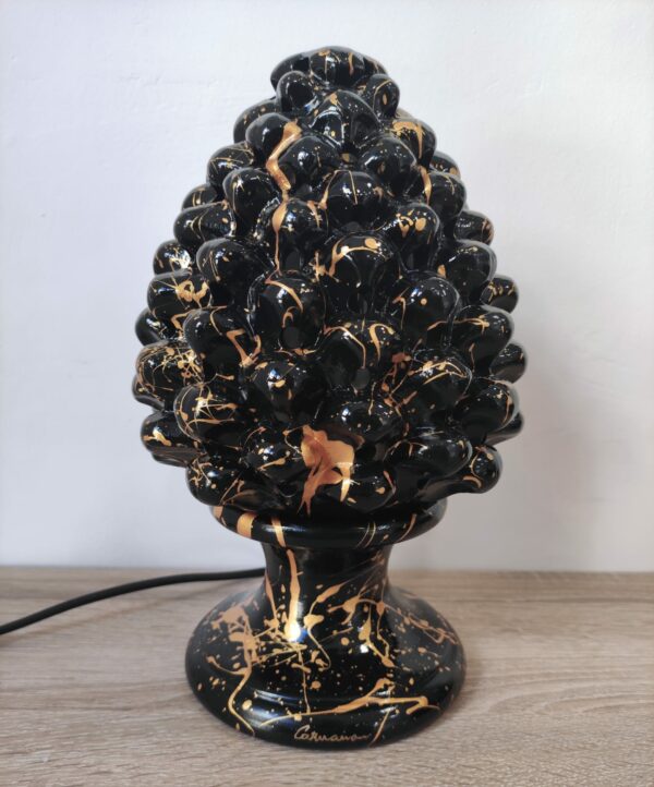 Pigna Lume in Ceramica Siciliana Artigianale - Pittura a Freddp - 25 cm - Nero e Oro